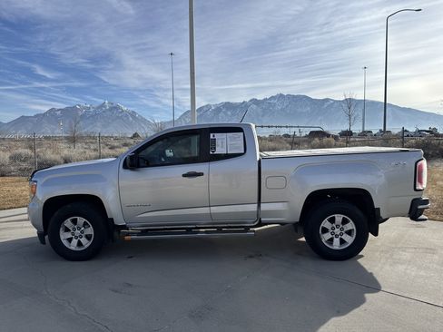 Used 2015 GMC Canyon 4x4 Extended Cab w/ Convenience Package image 2