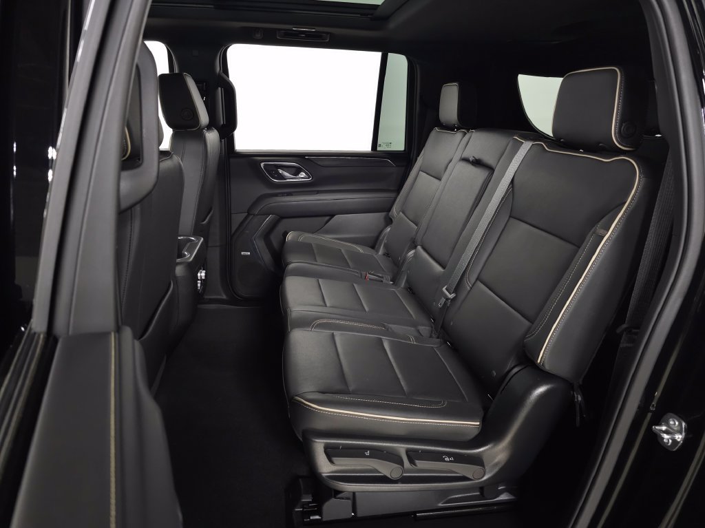 Used 2023 GMC Yukon XL SLT w/ SLT Luxury Package AWD/4WD image 38