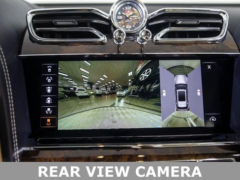 Used 2021 Bentley Bentayga image 30