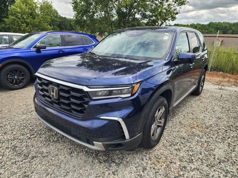Used 2023 Honda Pilot EX-L image 3