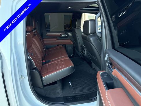 Used 2025 GMC Sierra 3500 Denali Ultimate image 11