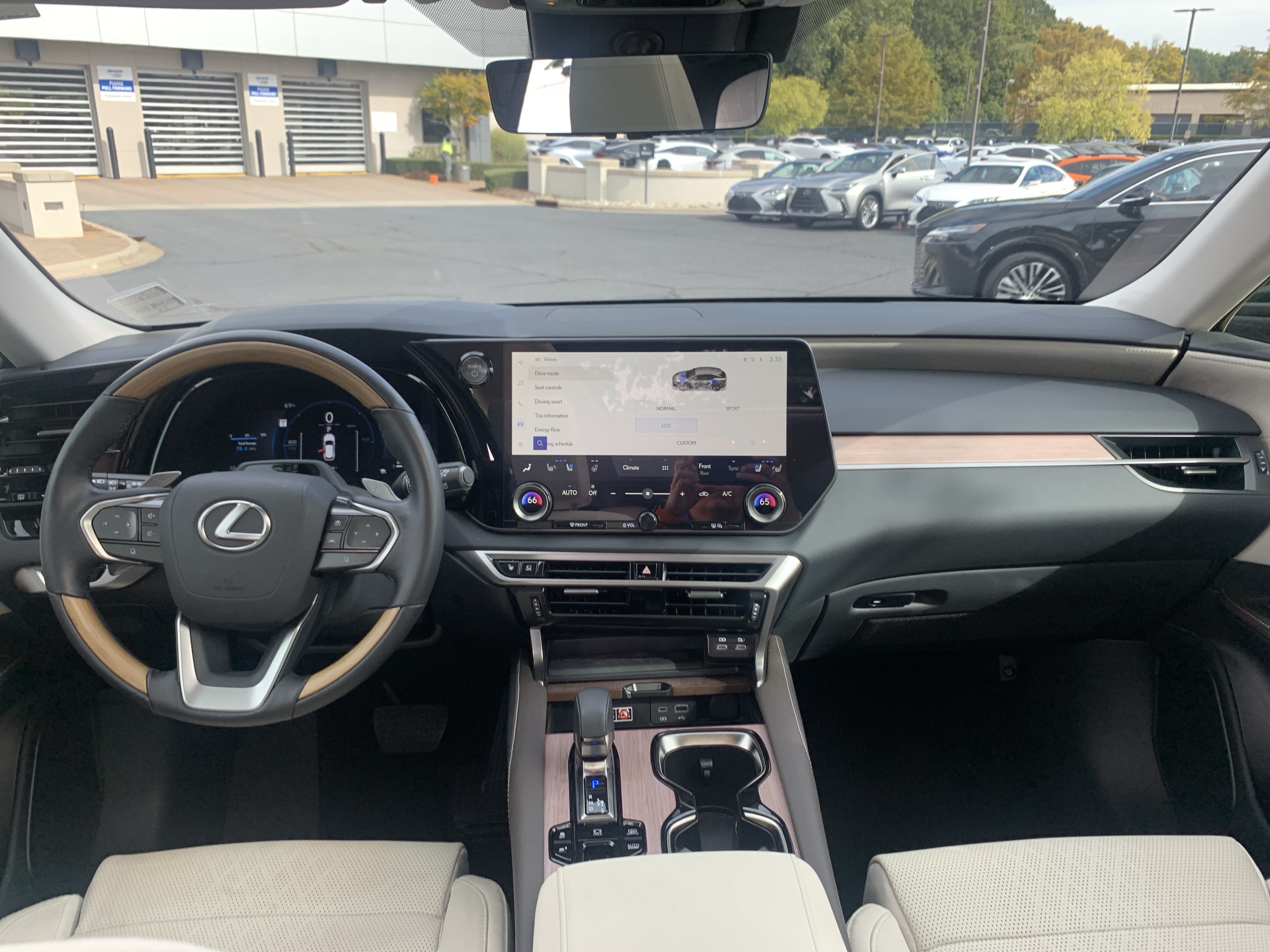 Used 2026 Lexus RX 450h AWD w/ Convenience Package image 29