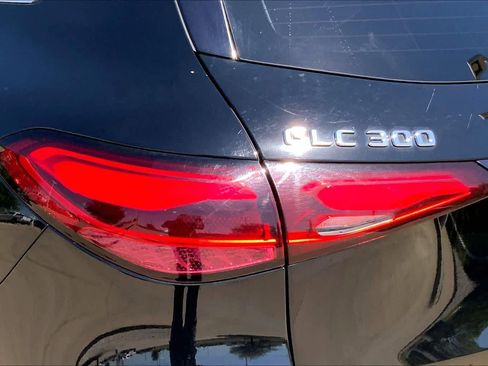 Used 2024 Mercedes-Benz GLC 300 image 28