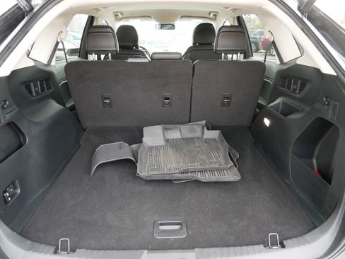 Certified 2019 Ford Edge SEL w/ Equipment Group 201A FWD image 8