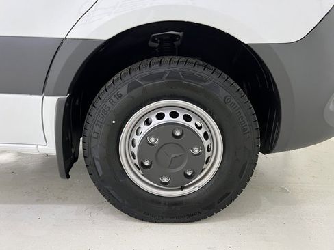 Used 2023 Mercedes-Benz Sprinter 3500 image 17