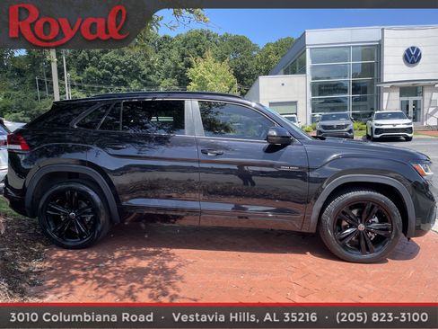 Certified 2023 Volkswagen Atlas Cross Sport SEL R-Line AWD/4WD image 4
