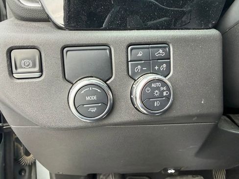 Used 2023 GMC Sierra 1500 SLT w/ SLT Premium Package RWD image 12