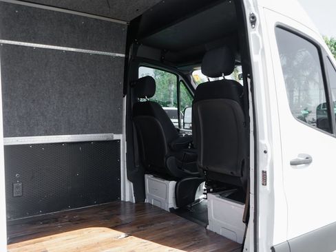 Used 2019 Mercedes-Benz Sprinter 170 Cargo image 14