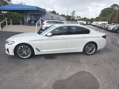 Used 2023 BMW 530i xDrive w/ Convenience Package AWD/4WD image 2