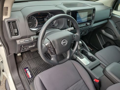 Used 2025 Nissan Frontier S AWD/4WD image 8