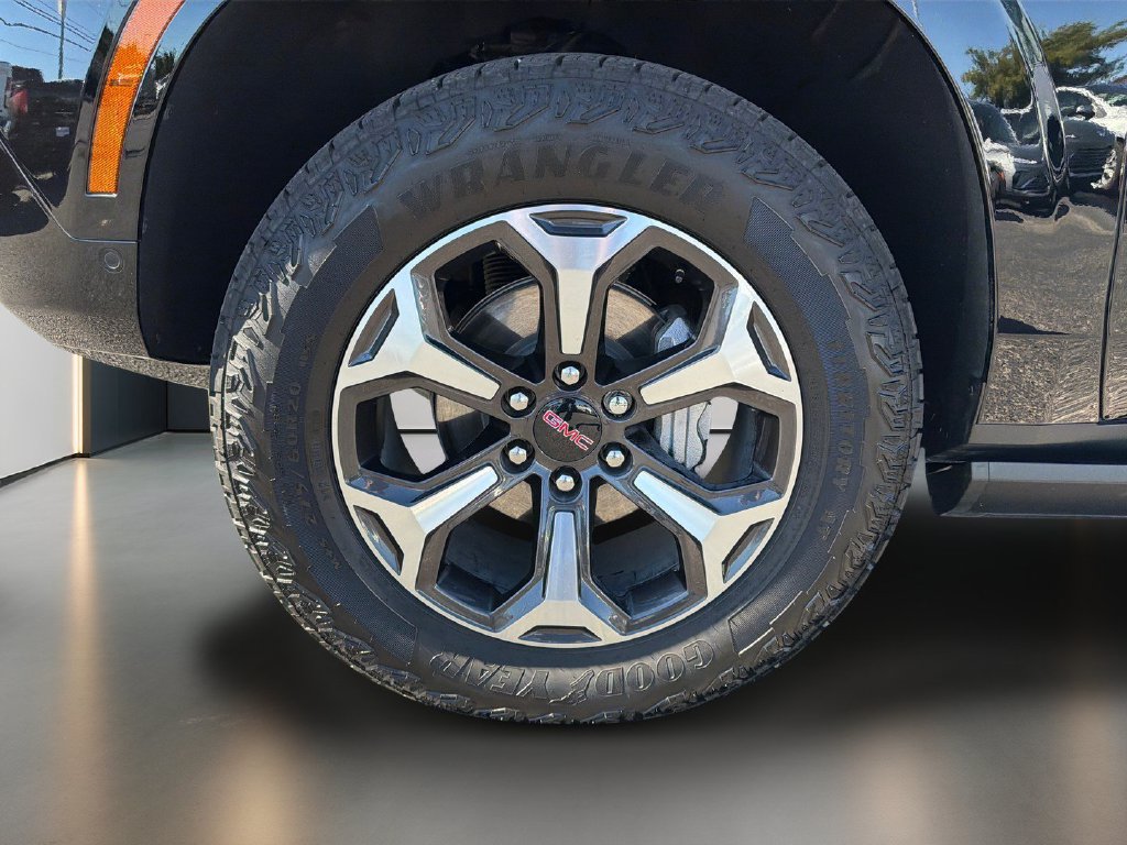Used 2026 GMC Yukon XL AT4 Ultimate AWD/4WD image 10
