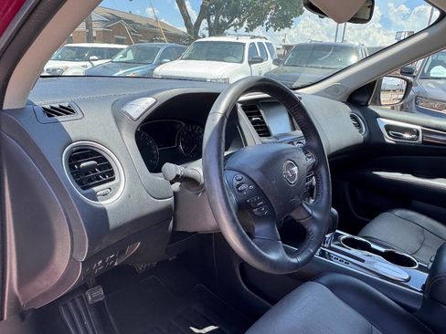 Used 2020 Nissan Pathfinder SL FWD image 20