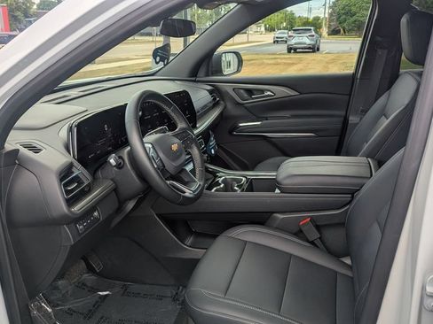 Used 2026 Chevrolet Traverse LT AWD/4WD image 8