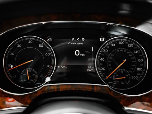 Used 2019 Bentley Bentayga AWD/4WD image 15