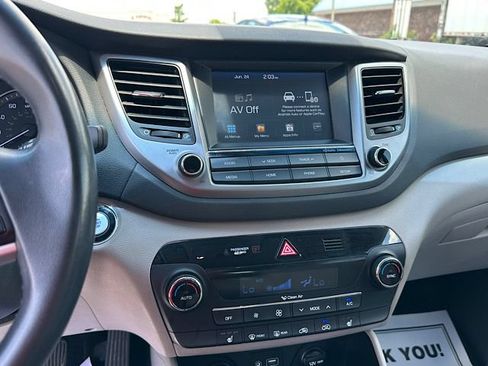 Used 2018 Hyundai Tucson Value FWD image 30