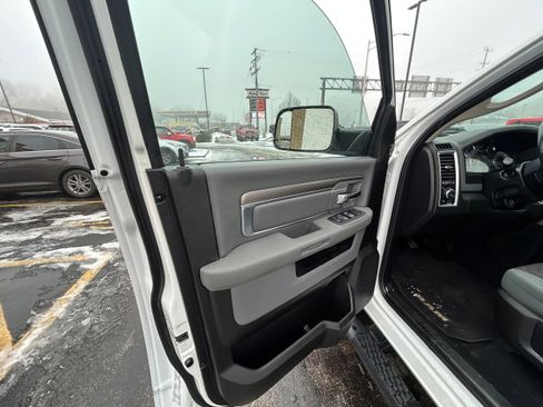 Used 2019 RAM 1500 Classic Warlock image 7