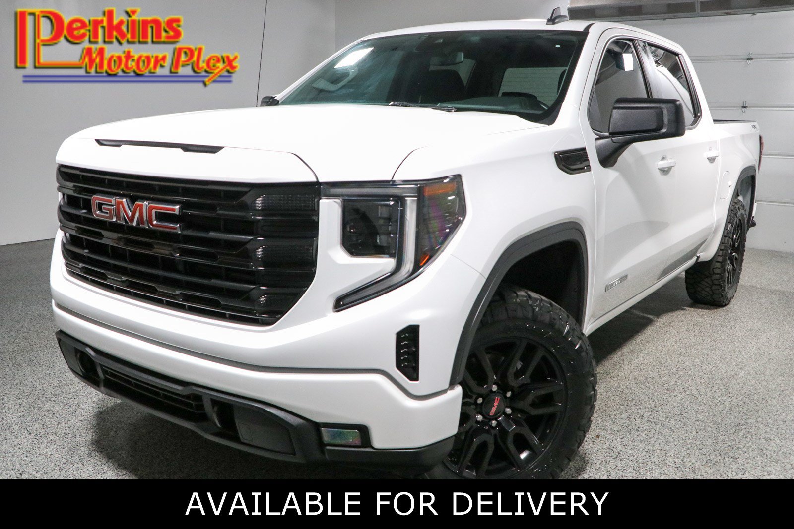 Used 2024 GMC Sierra 1500 Elevation AWD/4WD image 1