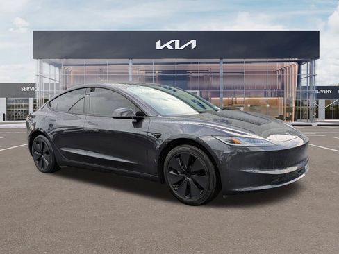Used 2025 Tesla Model 3 RWD image 1