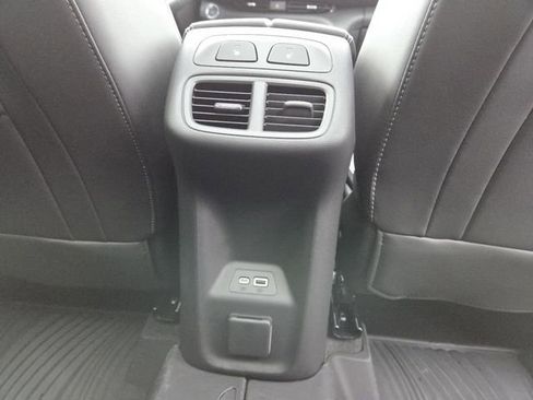 Used 2023 Buick Envision Avenir image 17