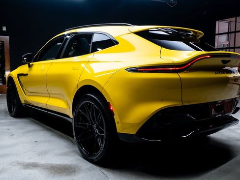 Used 2022 Aston Martin DBX AWD/4WD image 22