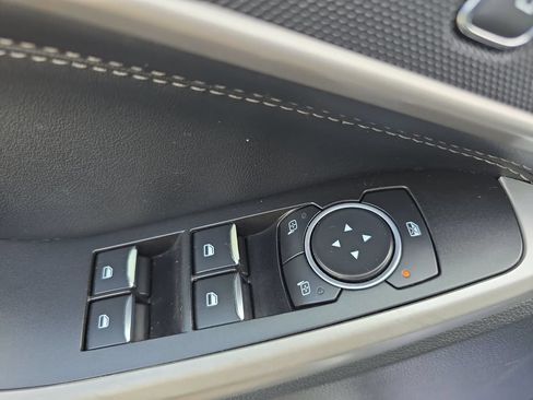 Used 2022 Ford Explorer XLT w/ Equipment Group 202A RWD image 24