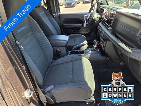 Used 2024 Jeep Wrangler Unlimited Rubicon 4xe AWD/4WD image 15
