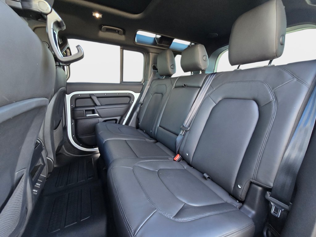 New 2026 Land Rover Defender 110 X-Dynamic SE AWD/4WD image 14