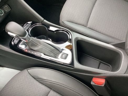 Used 2025 Buick Encore GX Preferred AWD/4WD image 26