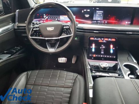 Certified 2025 Cadillac Escalade ESV V AWD/4WD image 21