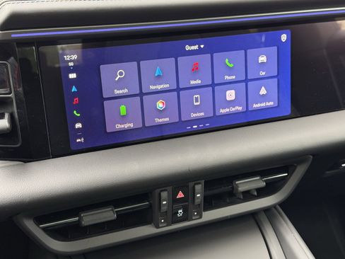 Used 2025 Porsche Macan 4S Electric image 18