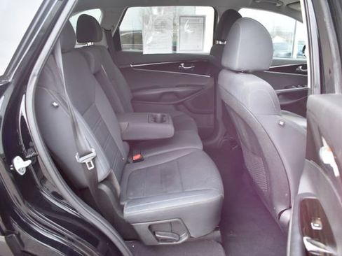Used 2019 Kia Sorento L FWD image 36