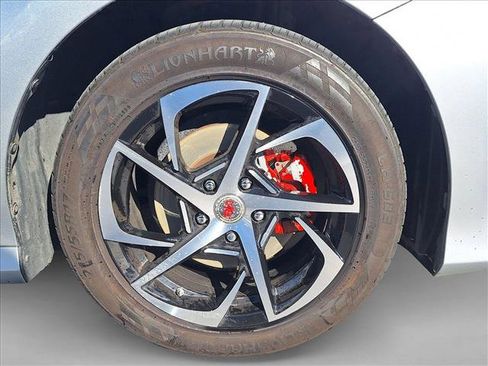 Used 2019 Toyota Camry LE image 17