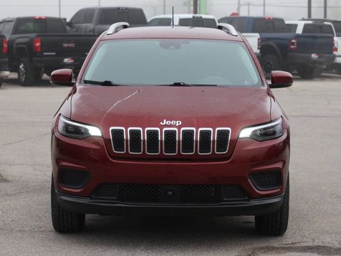 Used 2021 Jeep Cherokee Latitude image 2