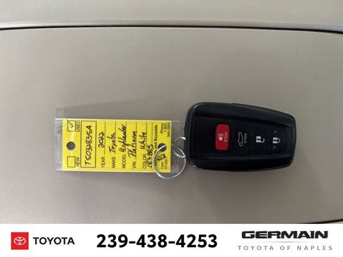 Used 2022 Toyota Highlander Platinum AWD/4WD image 25