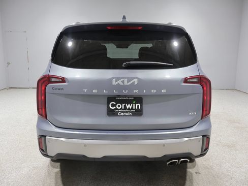 Used 2025 Kia Telluride S AWD/4WD image 3