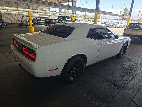 Used 2018 Dodge Challenger SXT RWD image 4