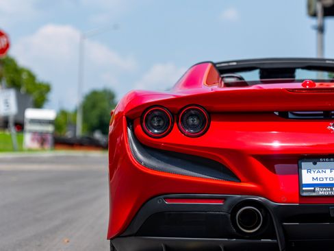 Used 2022 Ferrari F8 Tributo RWD image 35