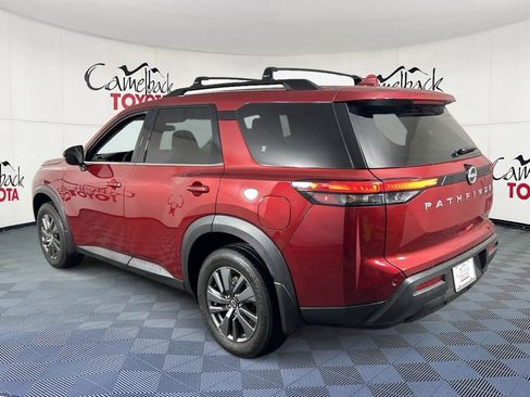 Used 2024 Nissan Pathfinder SV image 5