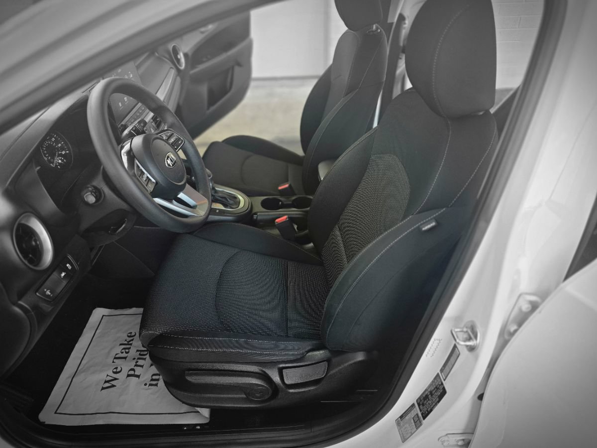 Used 2021 Kia Forte LXS FWD image 15