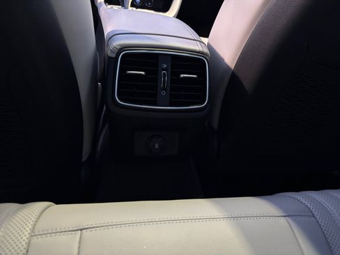 Used 2023 Genesis G70 2.0T w/ Sport Prestige Package image 33