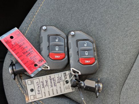 Used 2024 Jeep Wrangler Sport S image 37