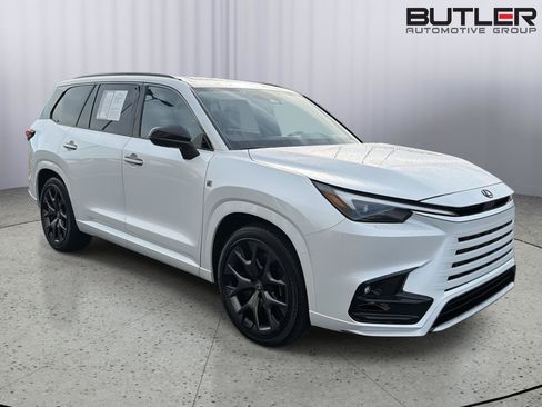 Certified 2026 Lexus TX 500h AWD w/ Technology Package image 8