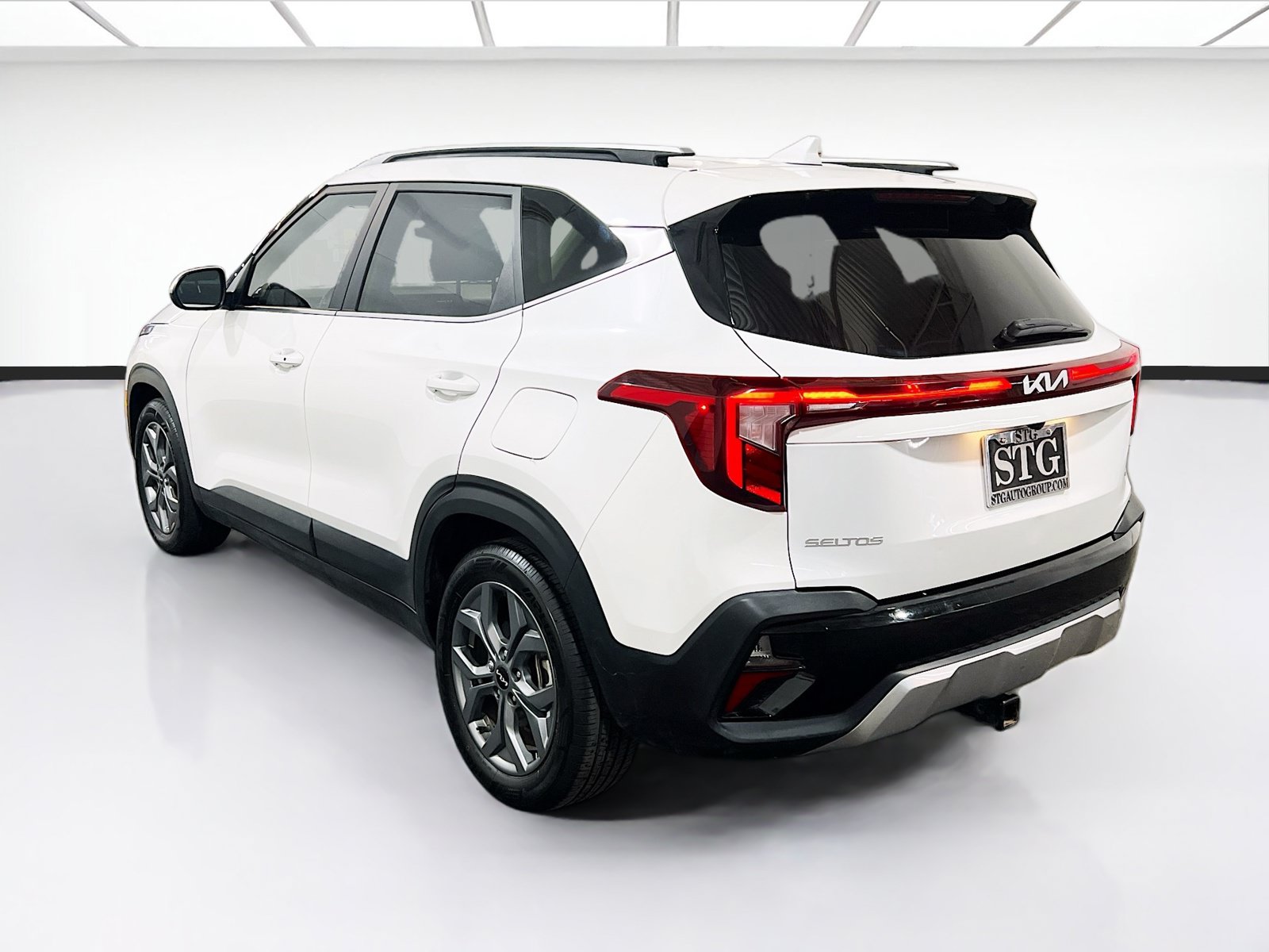 Used 2024 Kia Seltos S AWD/4WD image 6