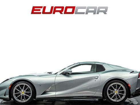 Used 2022 Ferrari 812 GTS RWD image 3