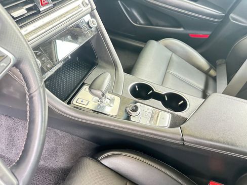 Used 2025 Genesis G70 2.5T image 42