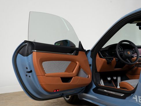 Used 2023 Porsche 911 Sport Classic image 42