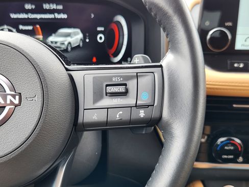 Used 2023 Nissan Rogue Platinum w/ Platinum Premium Package image 18