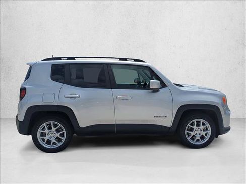 Used 2021 Jeep Renegade Latitude FWD image 4