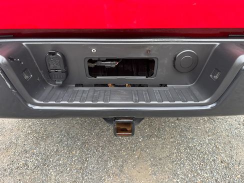 Used 2017 Chevrolet Colorado ZR2 w/ LPO, Premium Interior Package AWD/4WD image 32