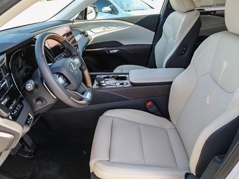 New 2026 Lexus RX 450h AWD image 17